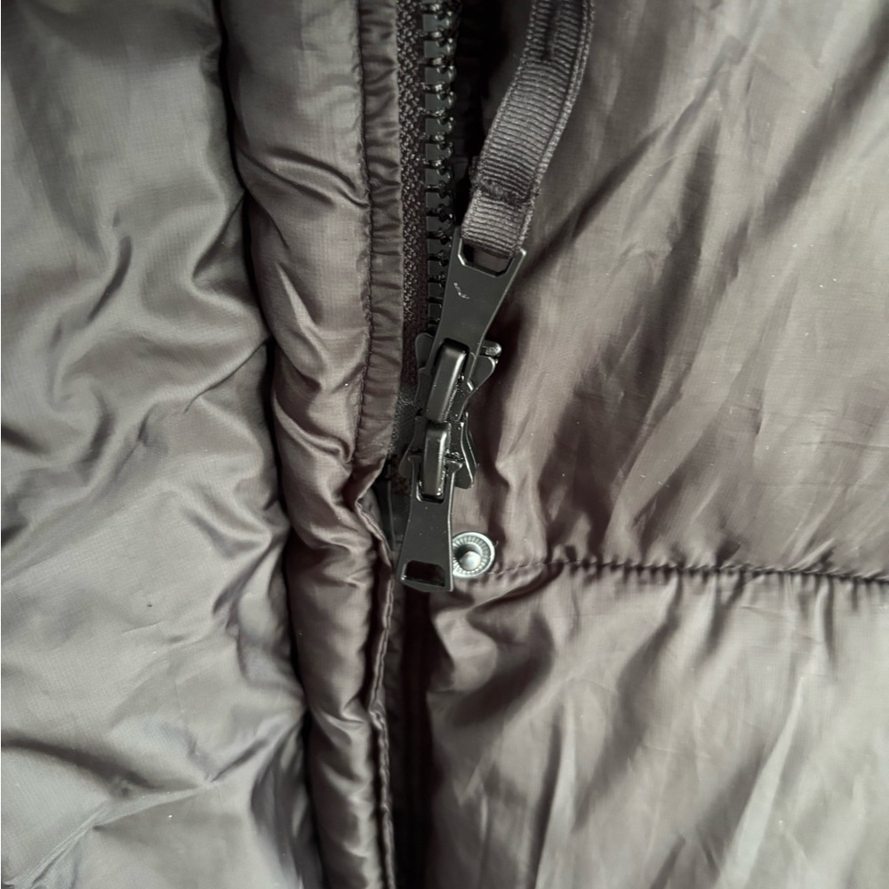 GAP Water-Resistant Black Puffer Coat - Picture 6 of 7